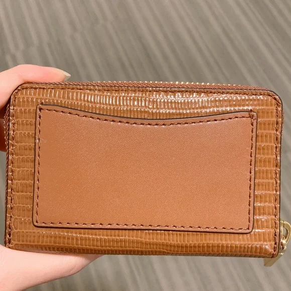 Micheal Kors wallet - Picture 5 of 16